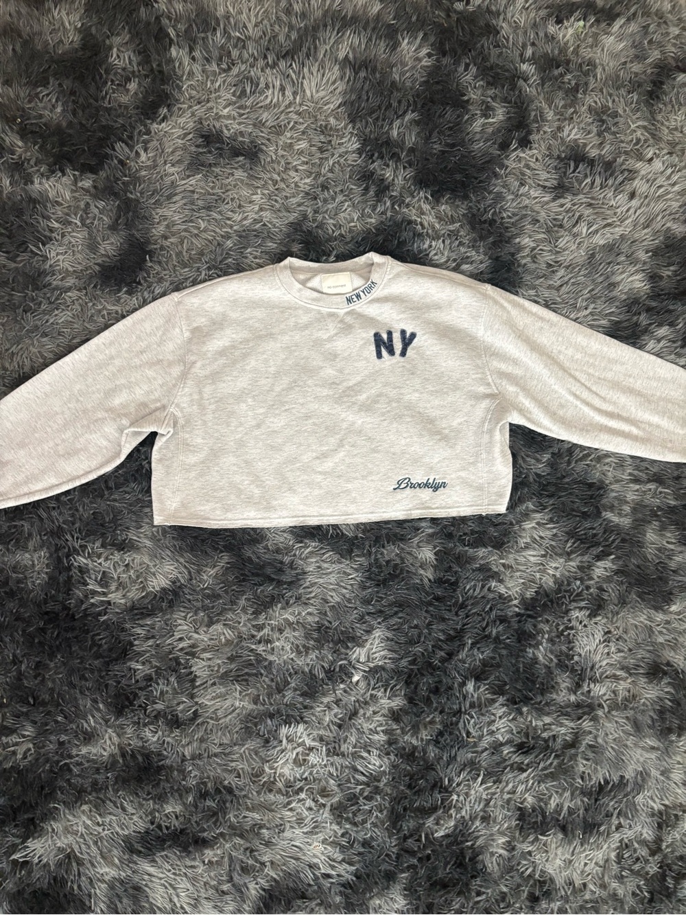 NY Brooklyn Cropped Crewneck Sweatshirt - Light Gray